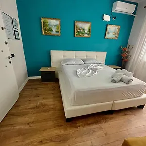 Private Entry And Bathroom Affittacamere Tirana