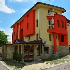 https://eleganza.sofiahotelsbg.com